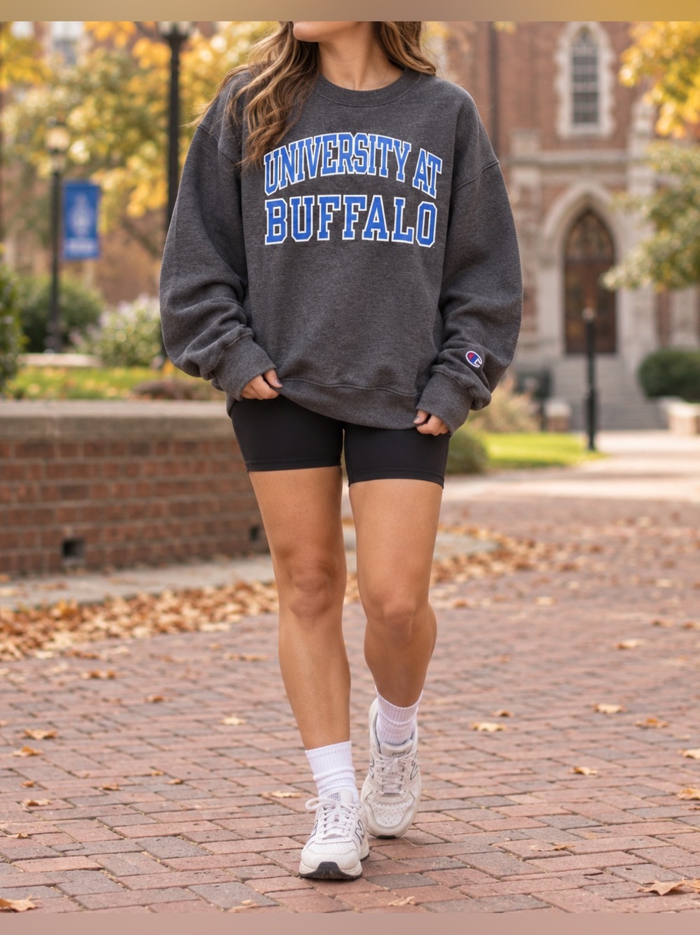 Champion University at Buffalo Gray Pullover Crewneck Sweatshirt Size Large